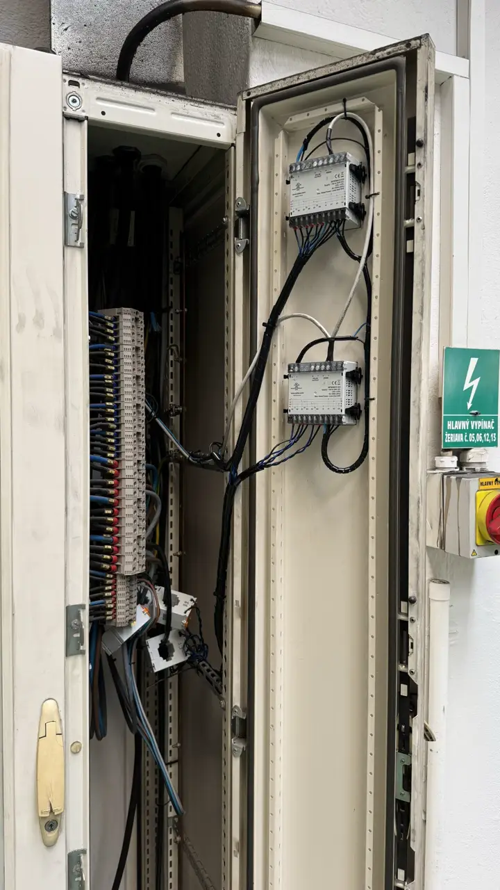 Sub-metering of machinery in mechanical engineering II, photo from the installation 5