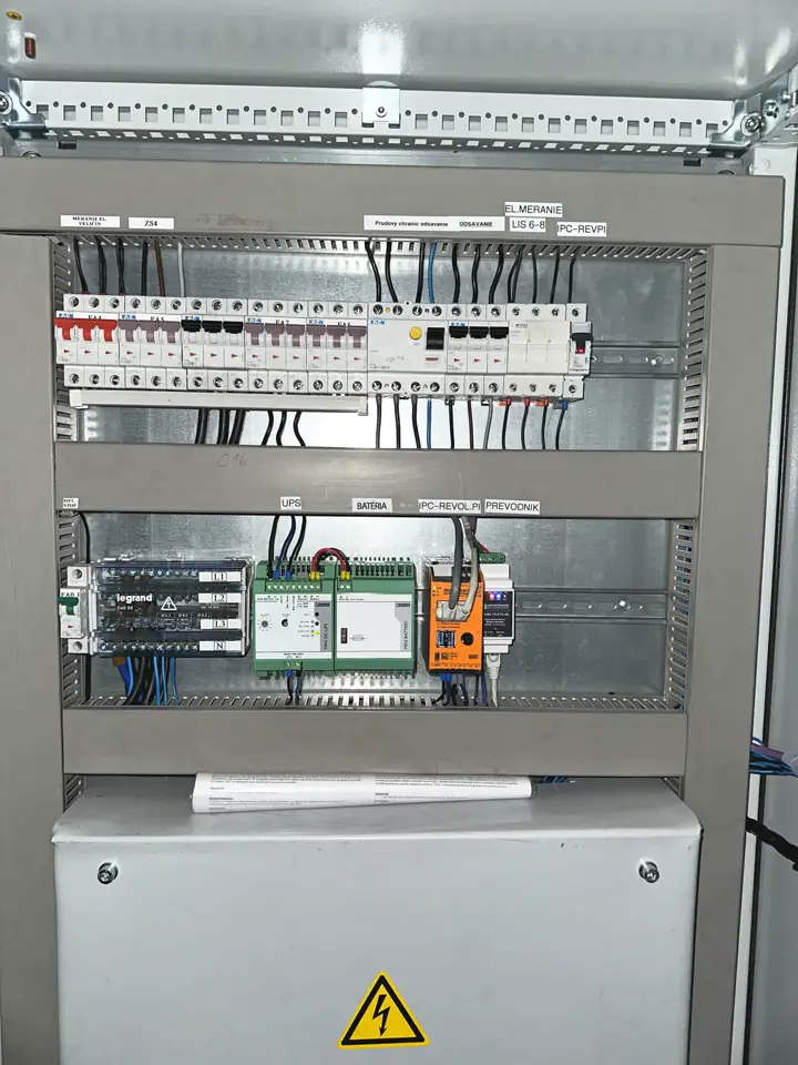 Sub-metering of machinery in mechanical engineering, photo from the installation 4