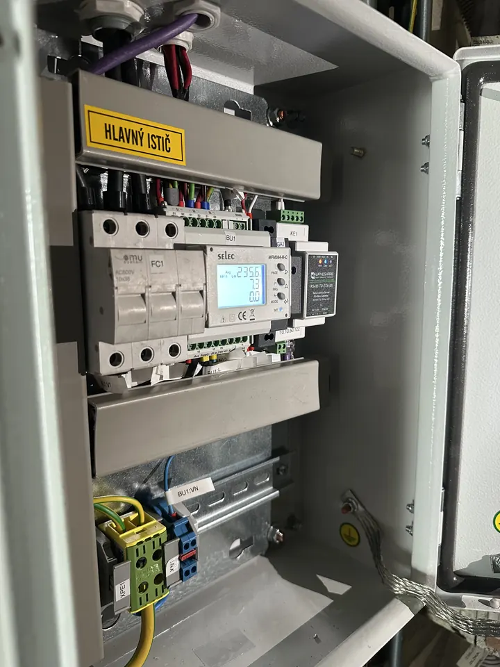 Sub-metering of machinery in mechanical engineering, photo from the installation 6